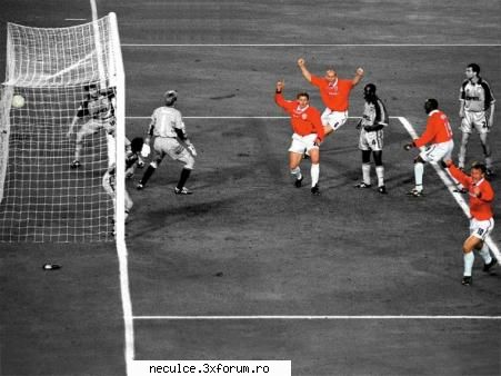 fotbal 2 - finala UCL din 1999 intrata in - Pictures ...adik poze ...sau posi