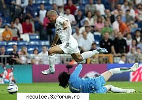 fotbal 2 - Returul meciului cu Racing - Ronaldo inchide - Pictures ...adik poze ...sau posi